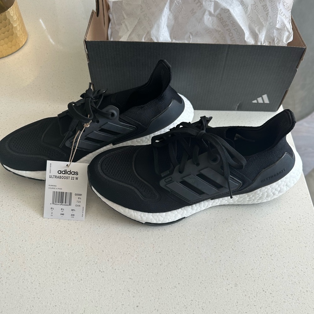 NWT In Box Adidas Ultraboost 22 Black Tennis shoes